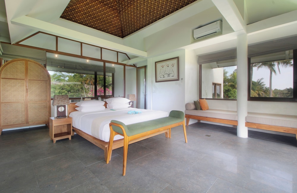 Upstairs, Villa, King Bed, Balcony، Tegal Sari Accommodation 2/6