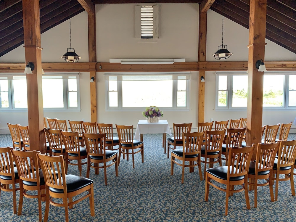 Lighthouse Inn 37/50