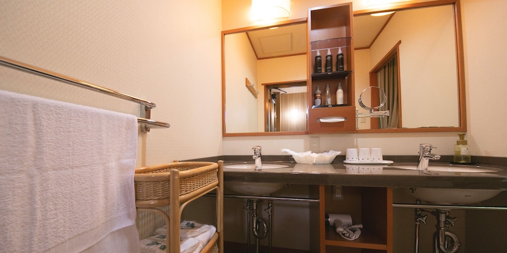 Iwakuni Kokusai Kanko Hotel 46/73