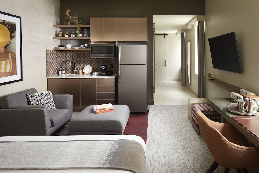 THesis Hotel Miami Coral Gables, Curio Collection by Hilton 37/80