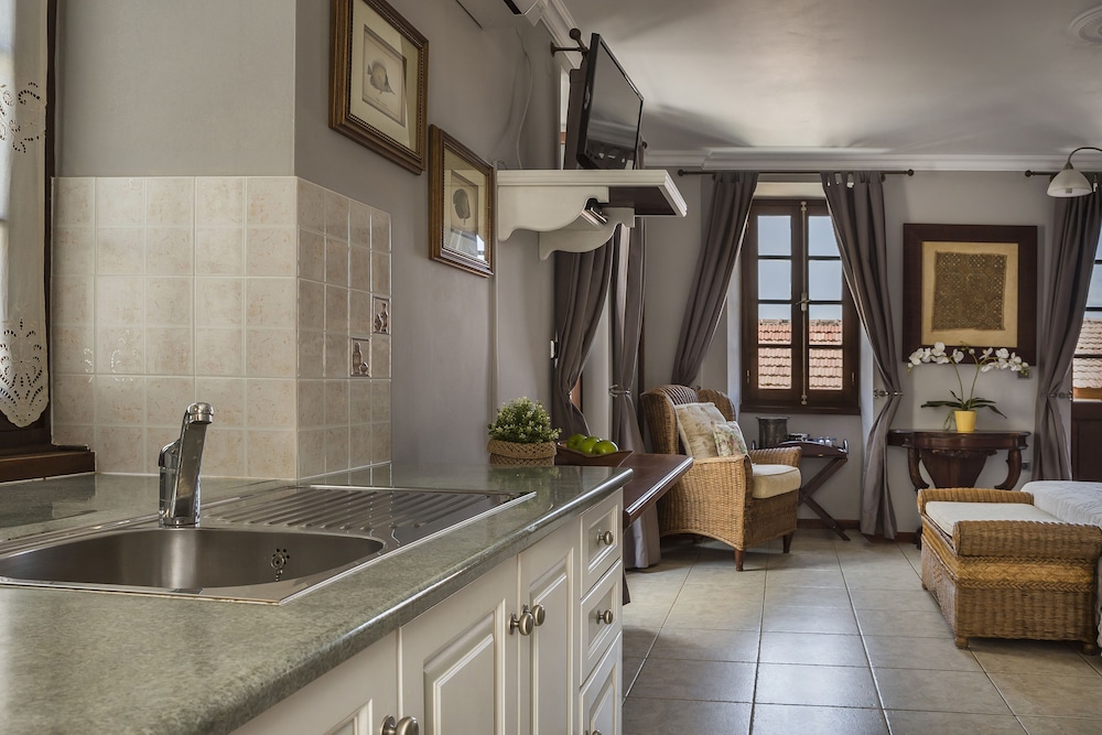 Faros Suites - Adults Only 49/50