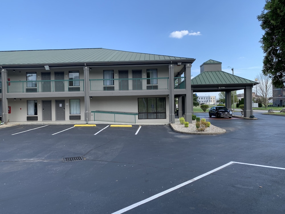 Baymont by Wyndham Cave City 4/25