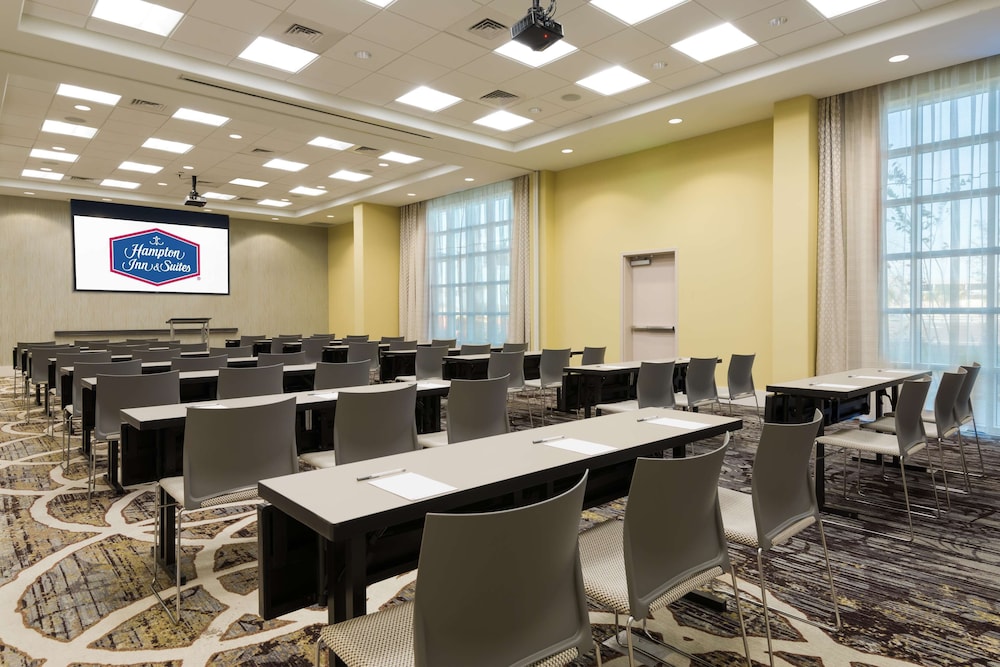 Hampton Inn & Suites Tampa Airport Avion Park Westshore 42/46