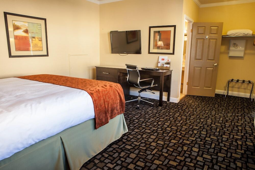 Marinwood Inn & Suites 14/43