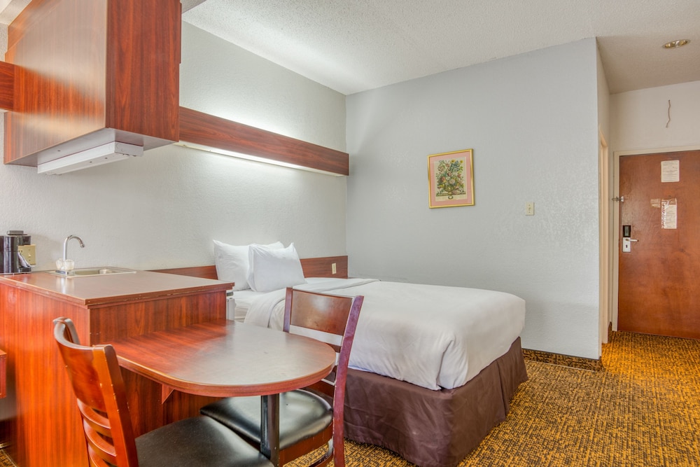 Trident Inn And Suites 38/60