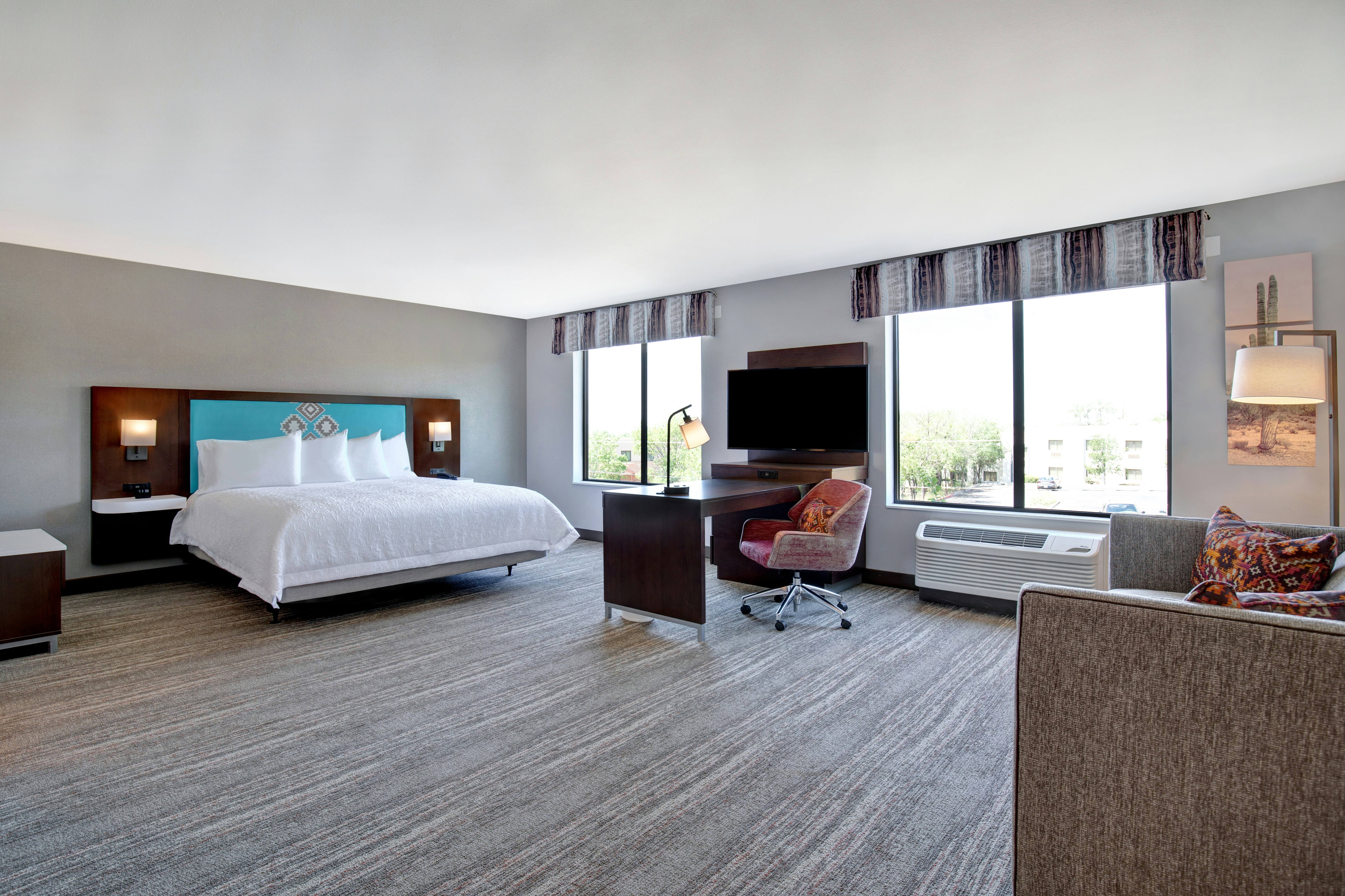 STUDIO, KING BED, ACCESSIBLE