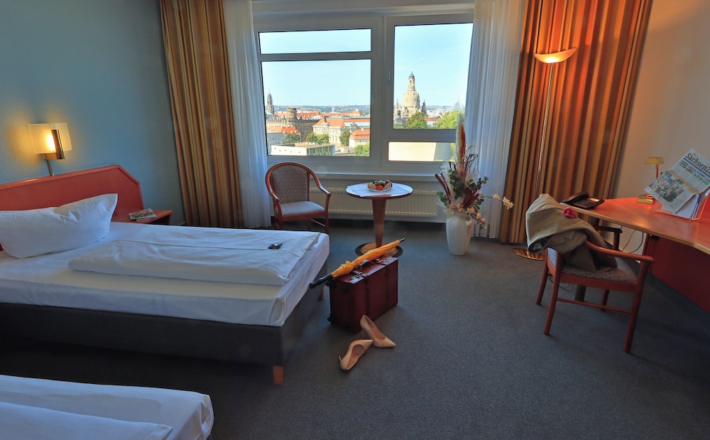 Hotel Am Terrassenufer 12/60