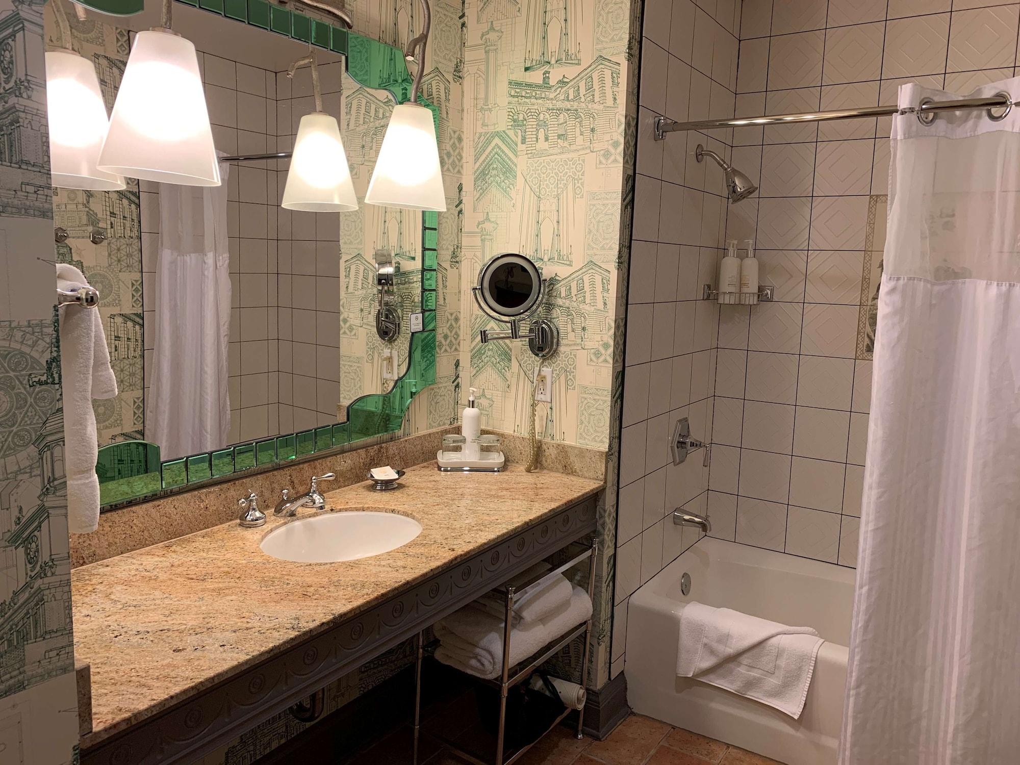 جناح بسريرين كوين بغرفة نوم واحدة، Royal Sonesta Portland Downtown 7/10