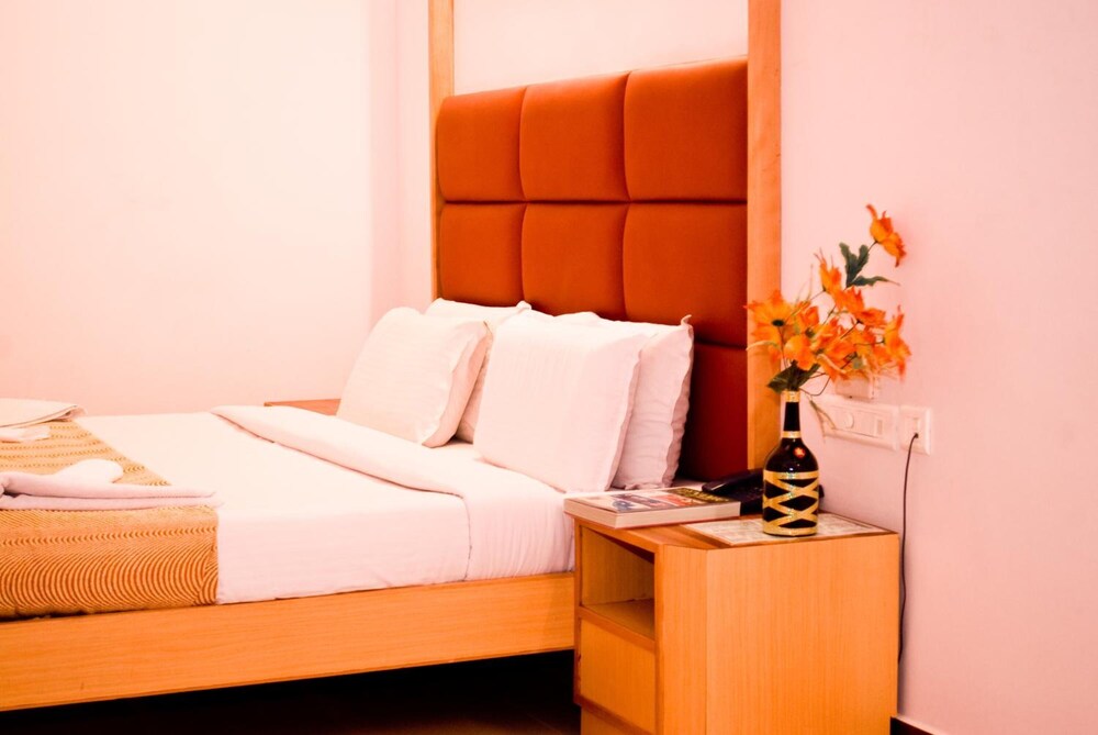 HOTEL RAJADHANE 38/53