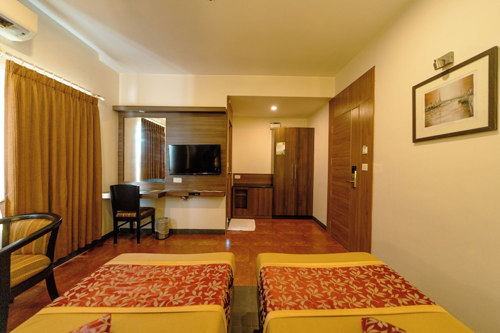 Abirami Residency 32/42