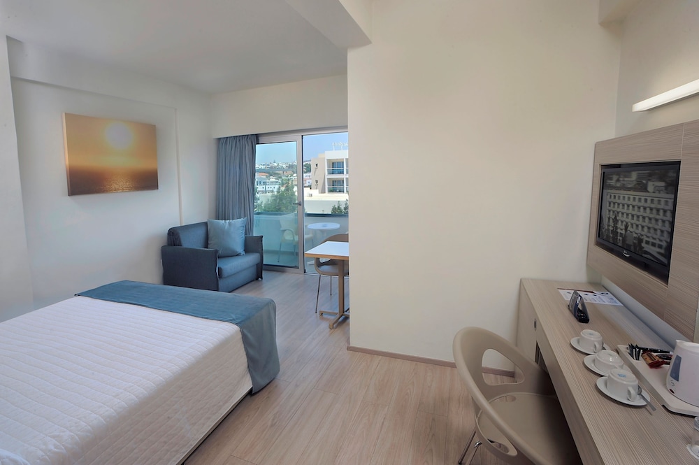 1 BEDROOM, FAMILY