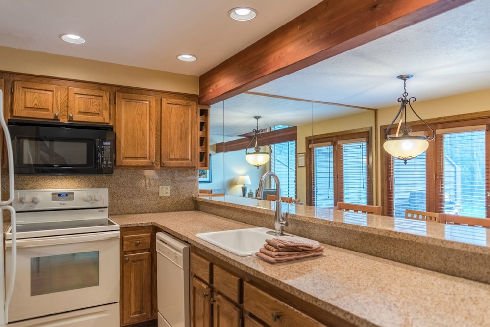 Whispering Woods Resort 38/65