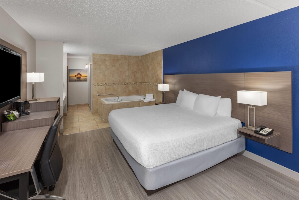 SUPERIOR, KING BED