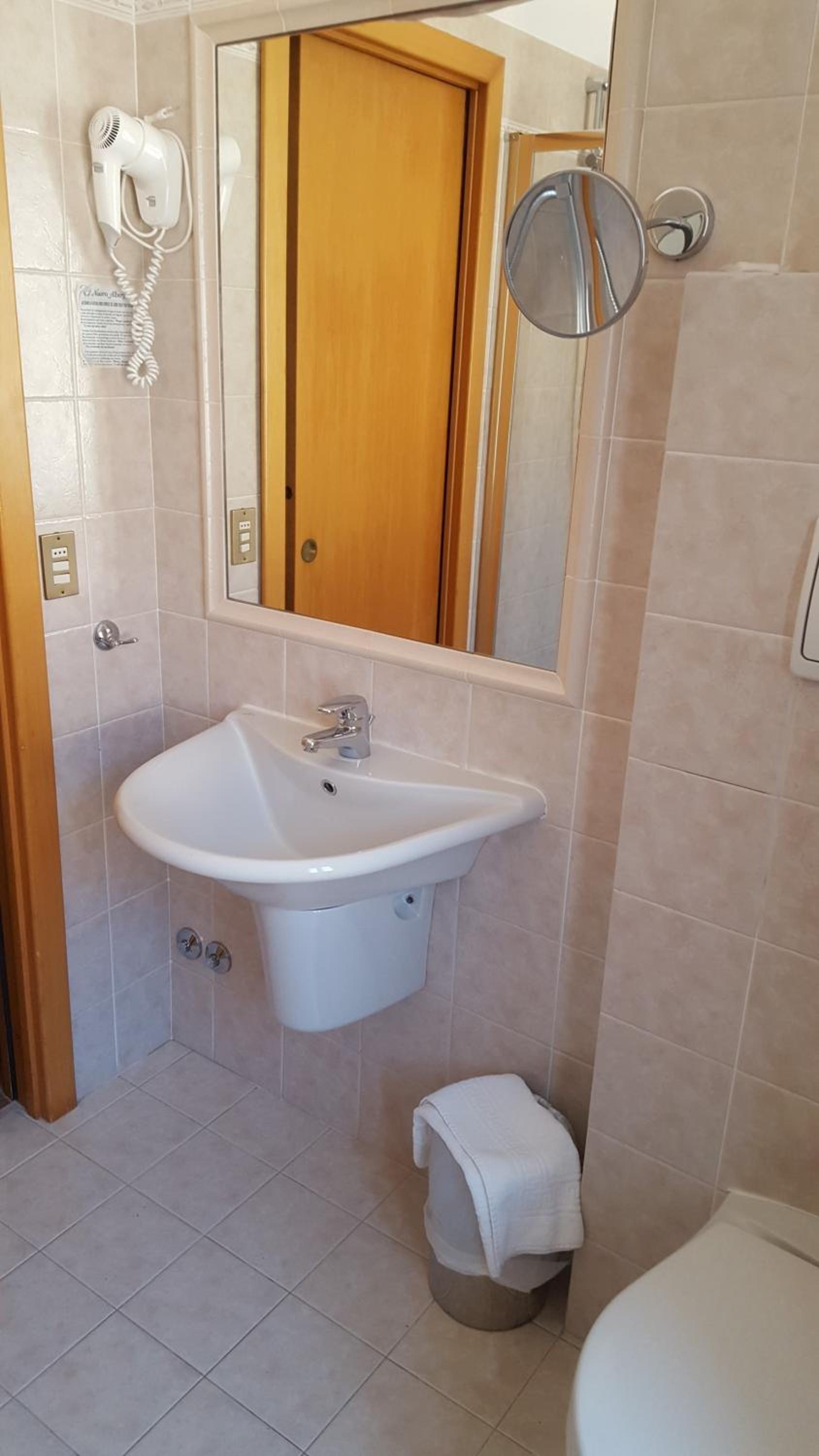 Nuovo Albergo 48/49