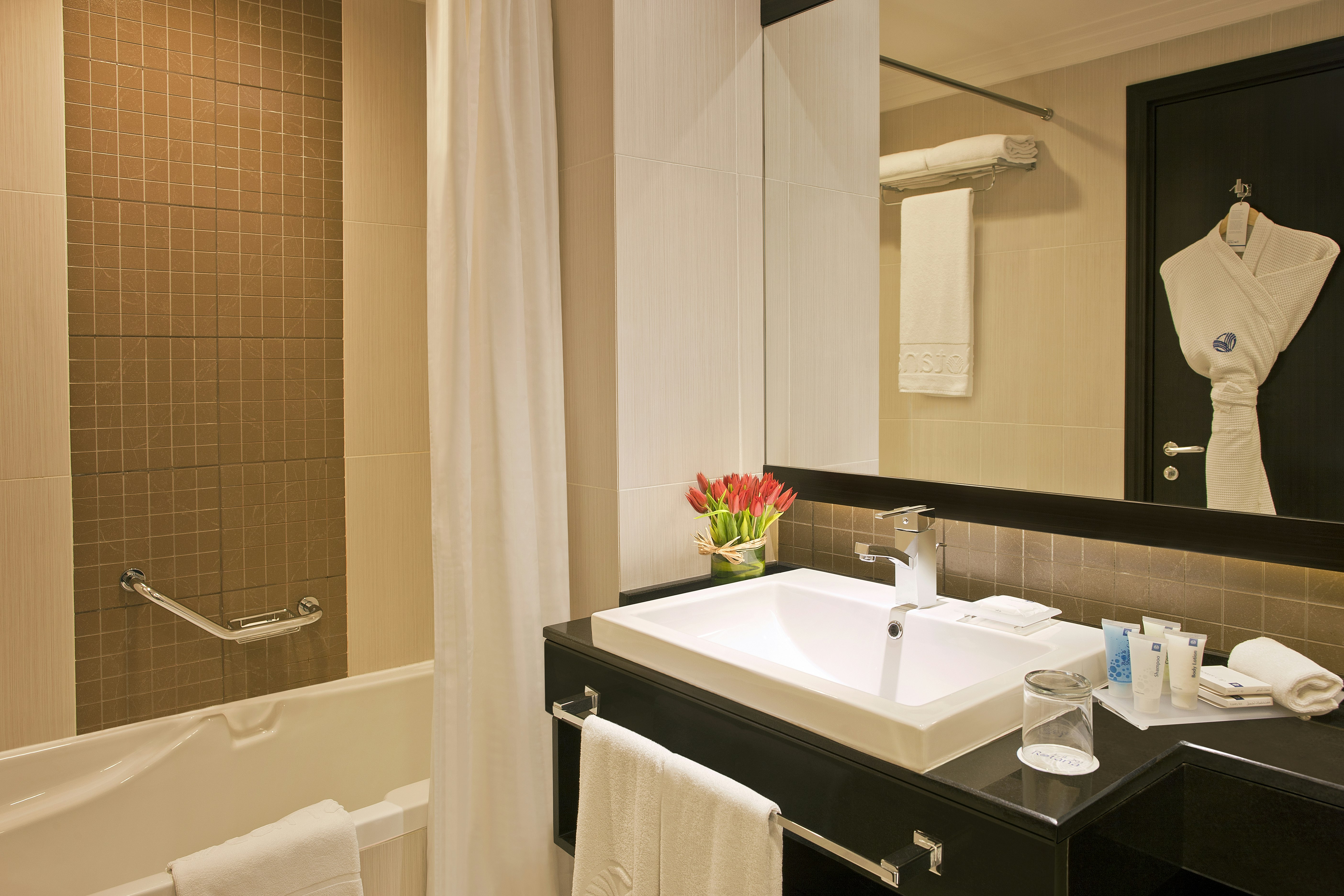 Towers Rotana Hotel 47/49