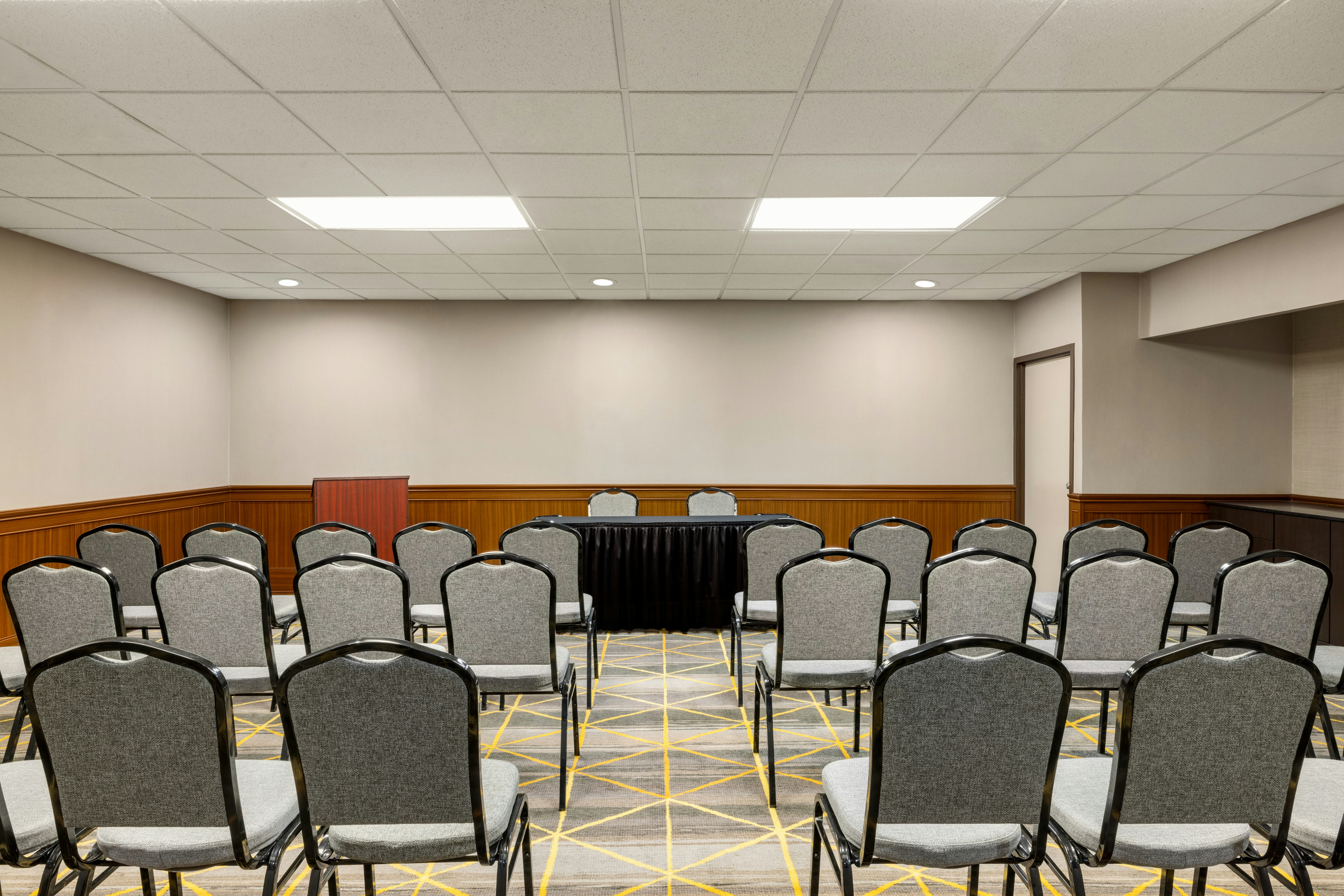 Holiday Inn Louisville East - Hurstbourne 64/78