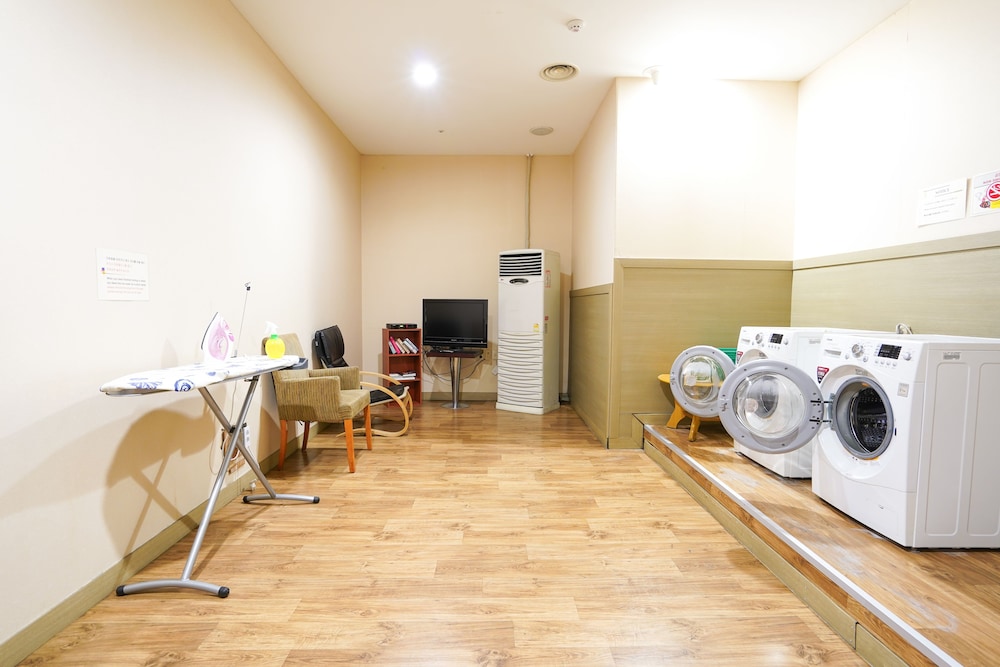 Gumi Century Hotel 25/50