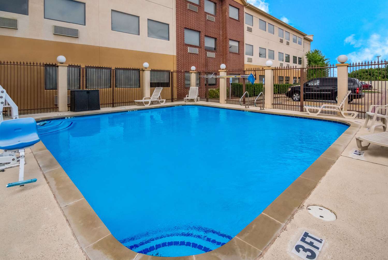 Quality Inn & Suites Waco North 4/28