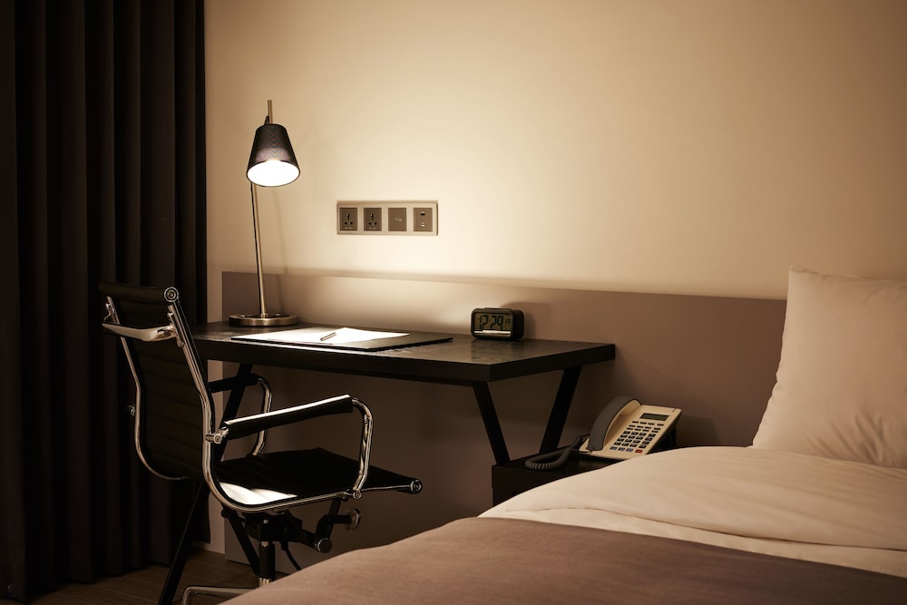 The Classic Hotel 56/68