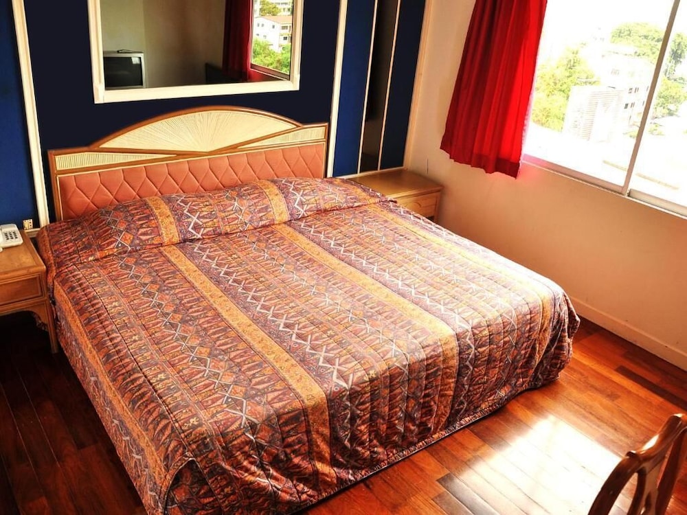 Highfive Hotel 24/70