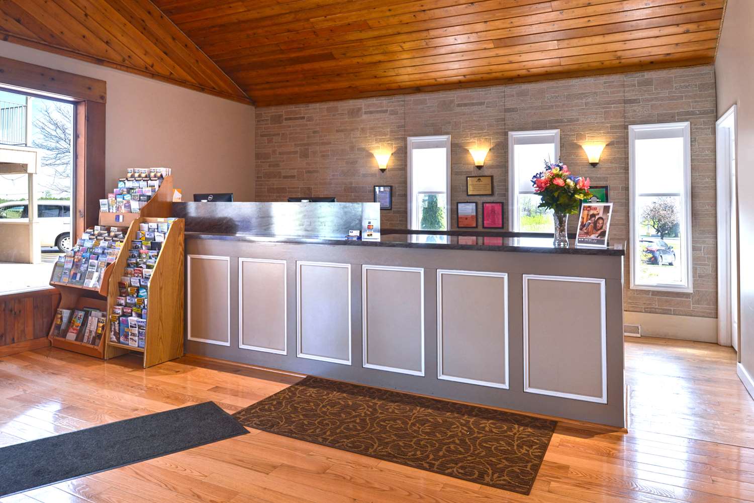 Americas Best Value Inn-Plattsburgh 5/40