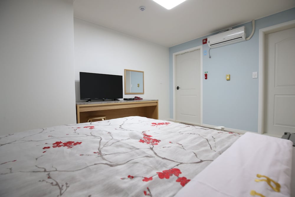 R.I Spa Hotel 12/40