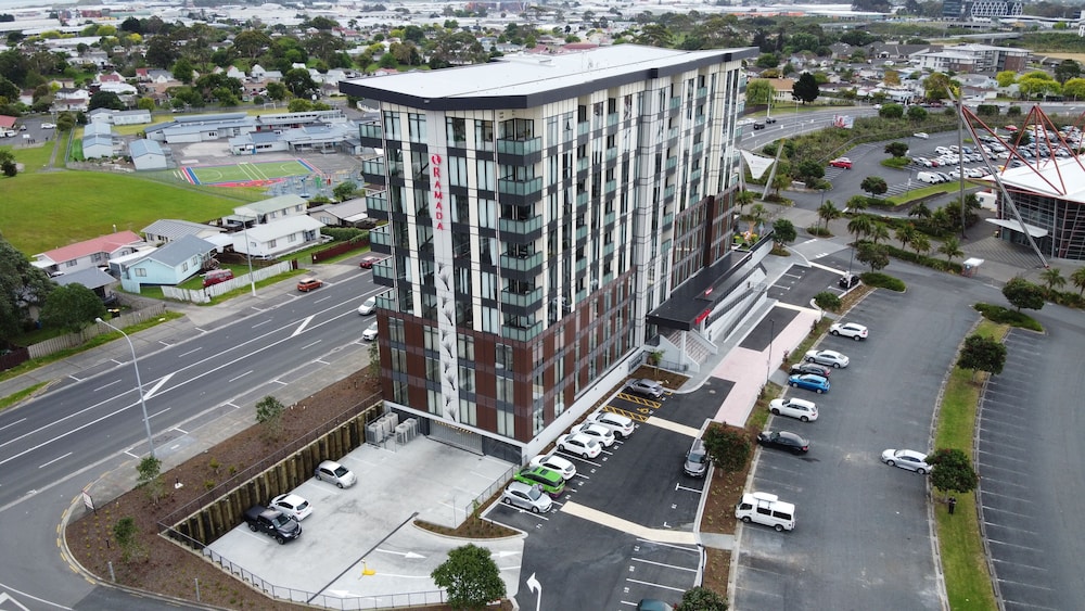 Ramada Suites by Wyndham Auckland Manukau Pacfic Centre 8/64