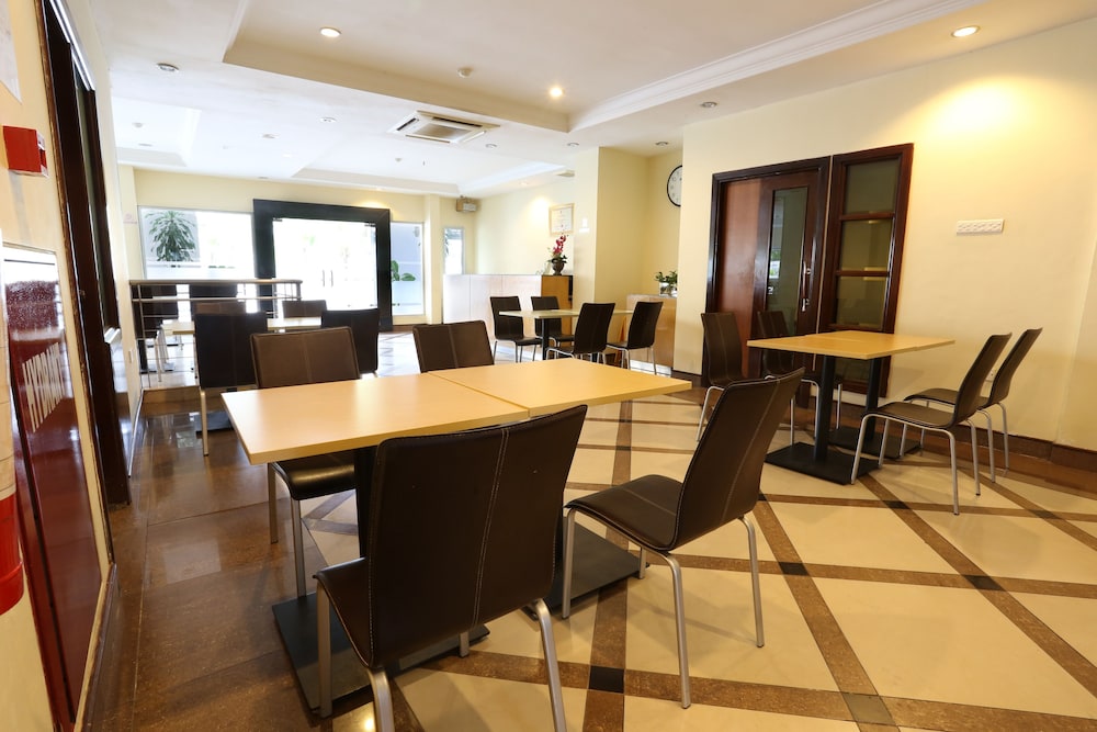 Triniti Hotel Batam 30/33