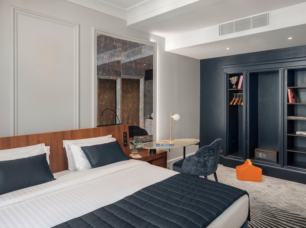 SIGNATURE, KING BED