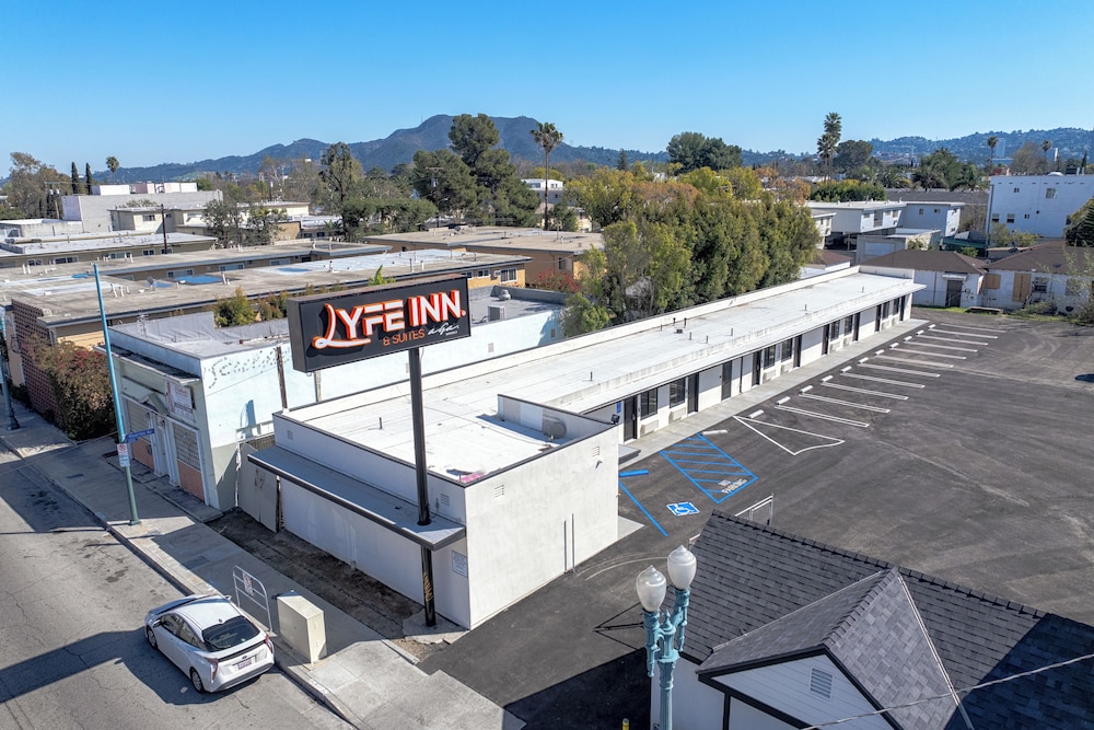 LYFE INN & SUITES by AGA- North Hollywood Near Universal Studios 19/22