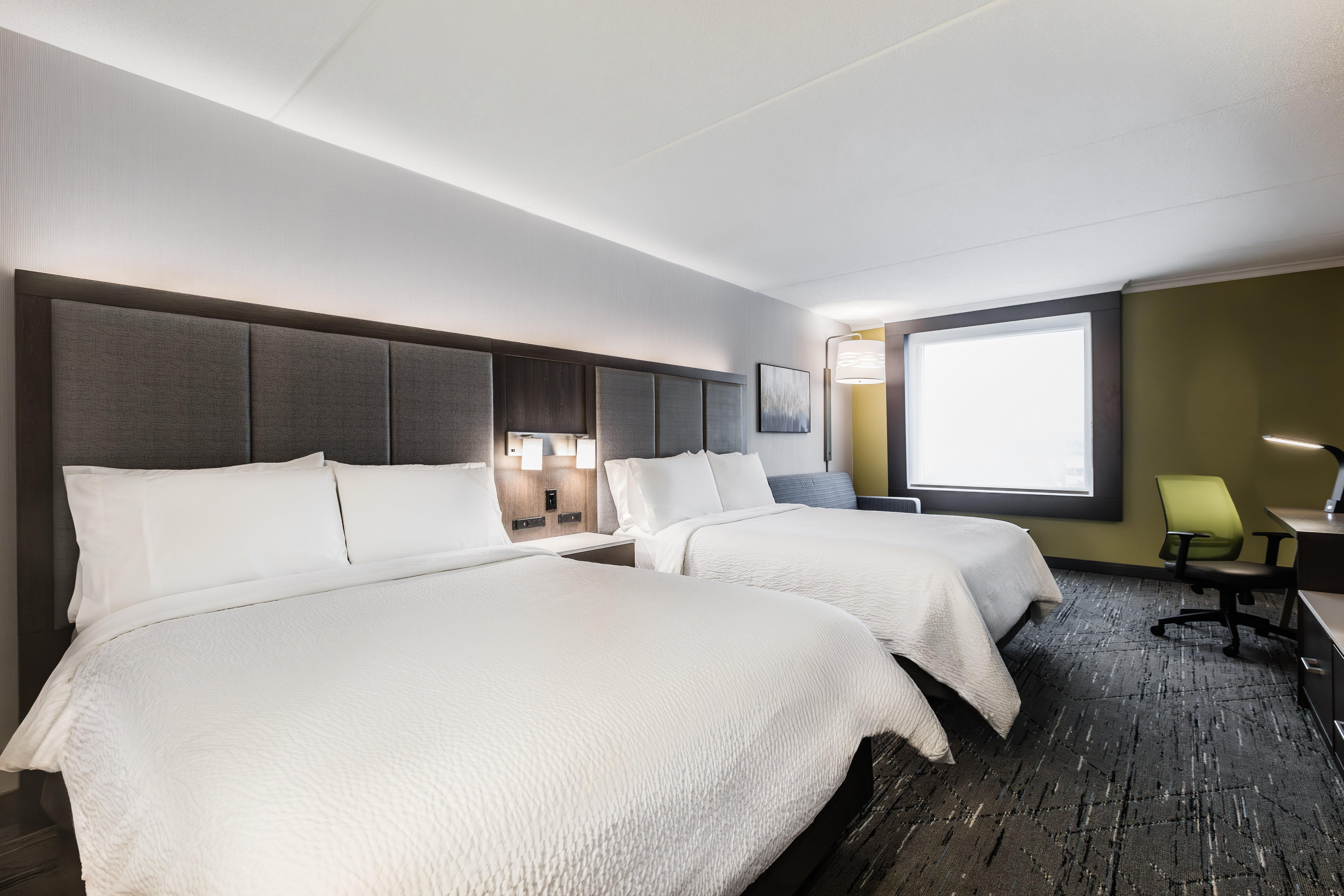 Holiday Inn Express & Suites Toronto Airport South 17/50