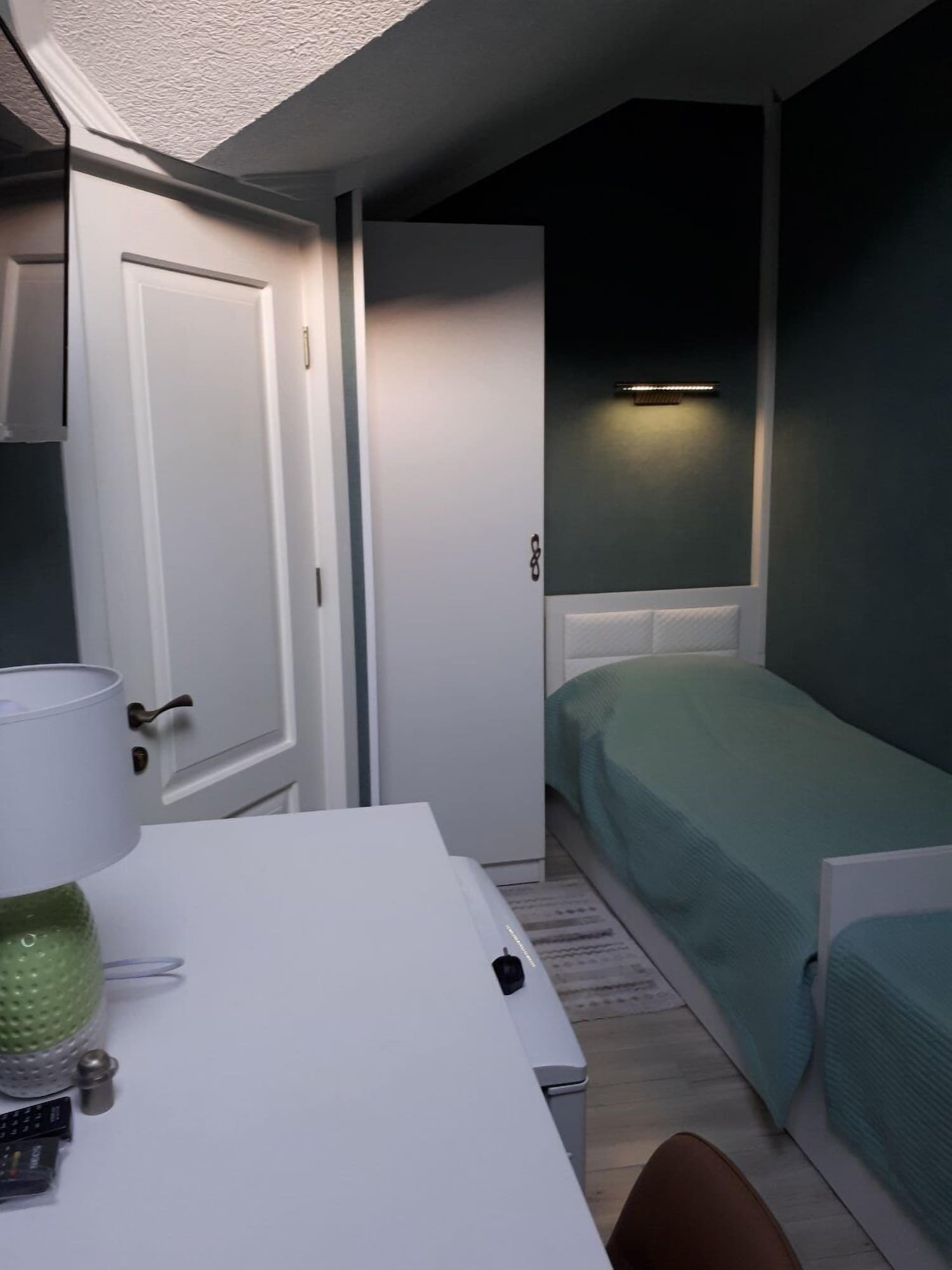 ECONOMY, SINGLE, SINGLE BED