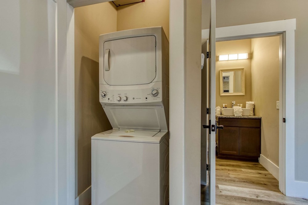 New Hotel Collection Smoky Mountains 19/50