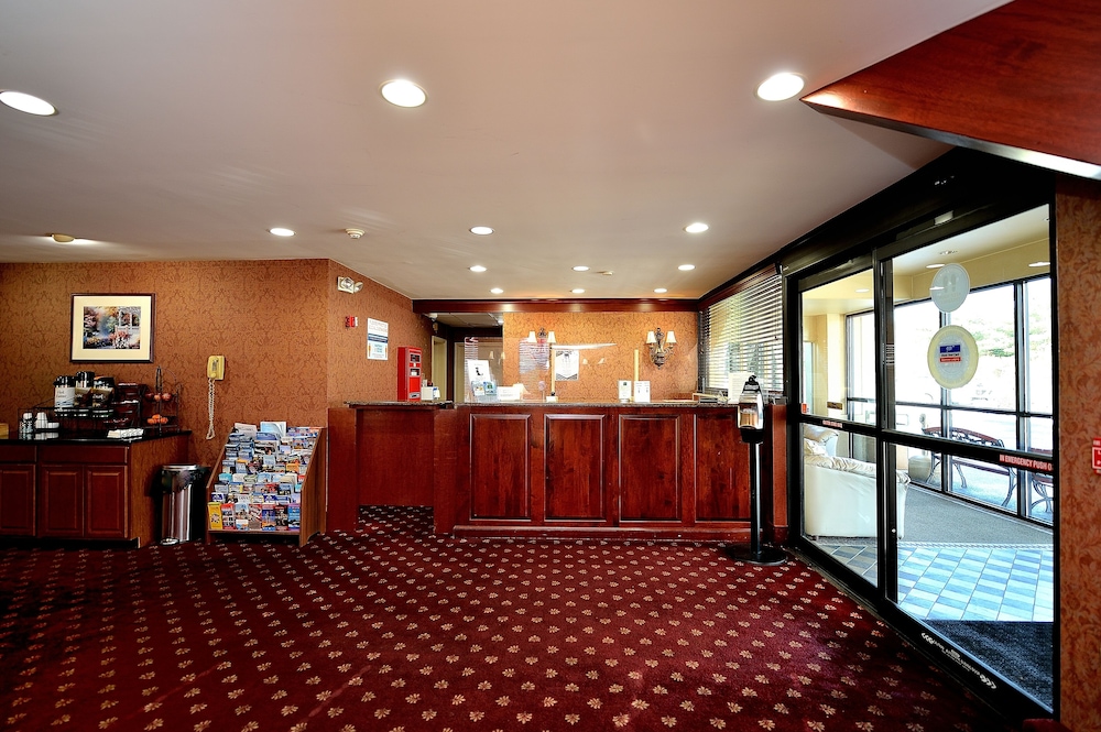 Riverview Inn & Suites 10/69