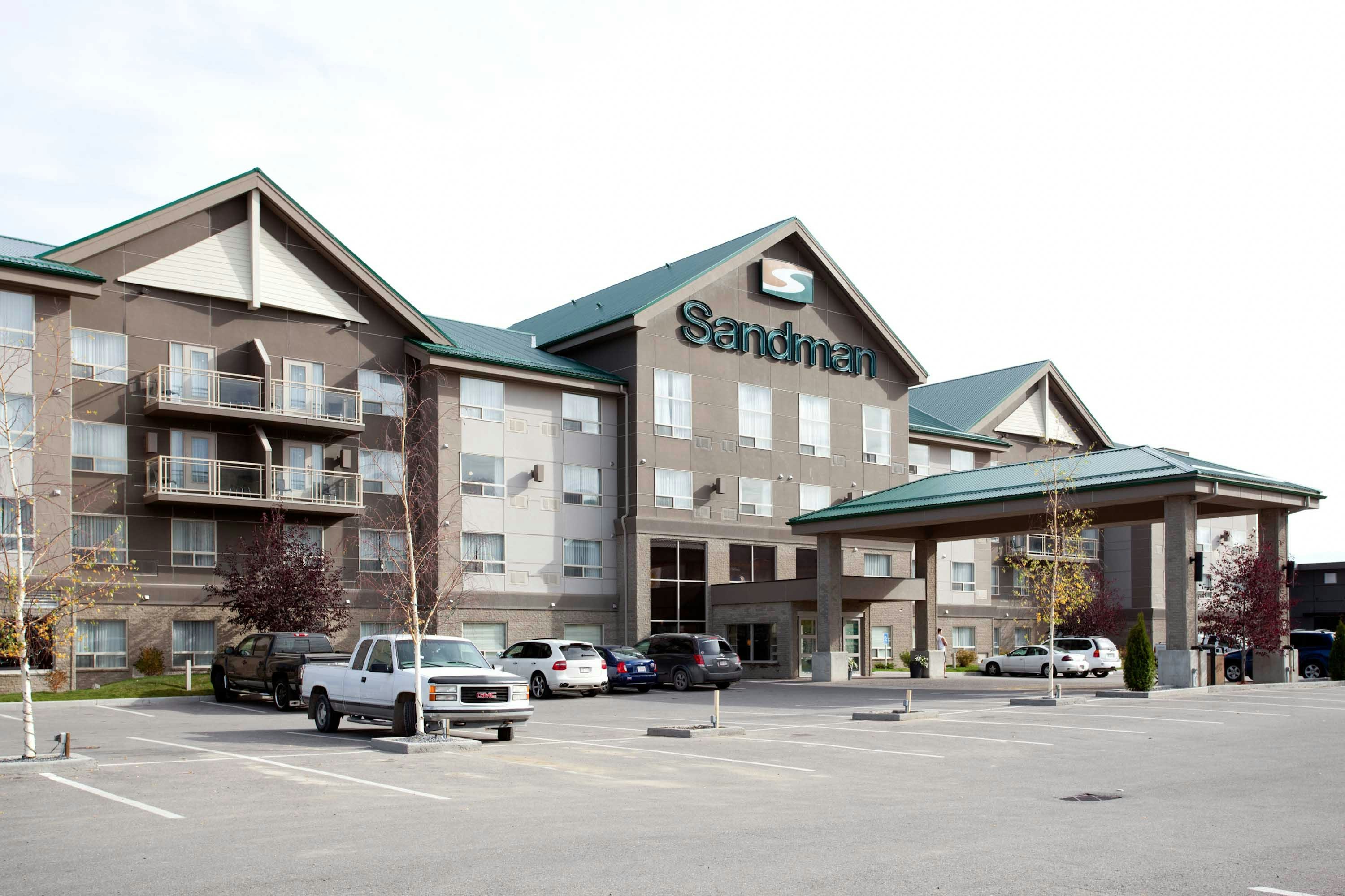 Sandman Hotel and Suites Calgary West 64/67