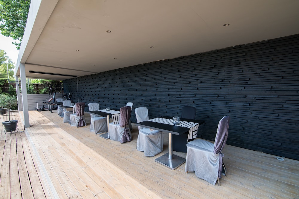 Mikelina Boutique Hotel 61/67