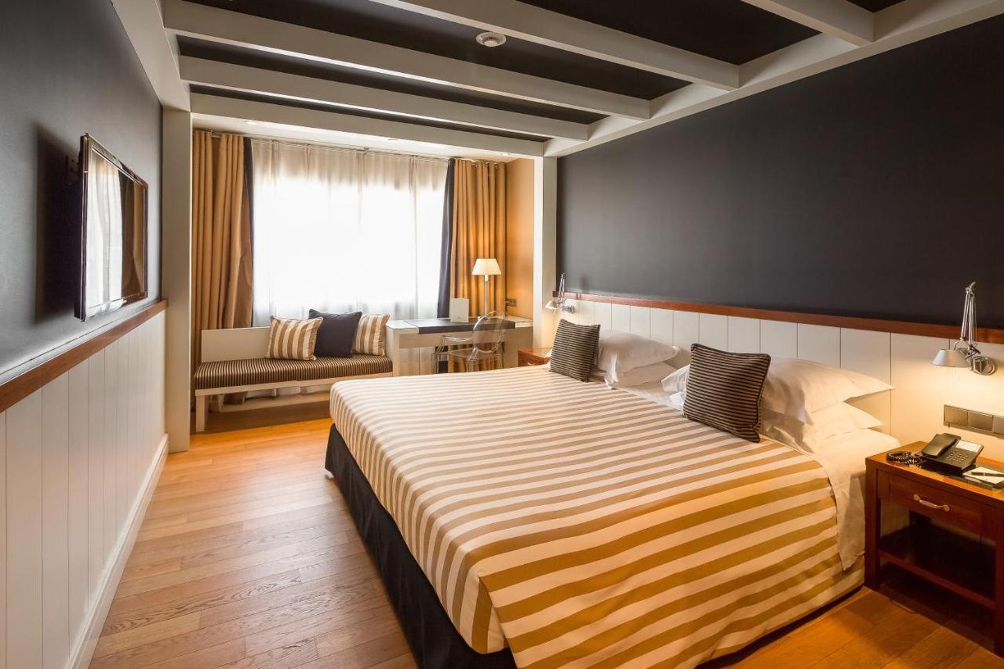 U232 Hotel 14/66