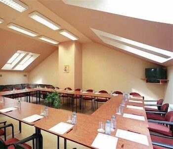 Slokas Ok Hotel 47/57