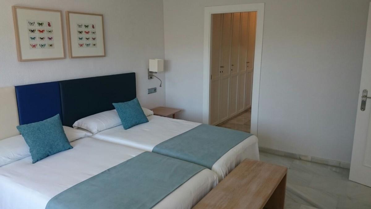 2 Bedrooms, Apartment, Side Sea View, Balcony or Terrace