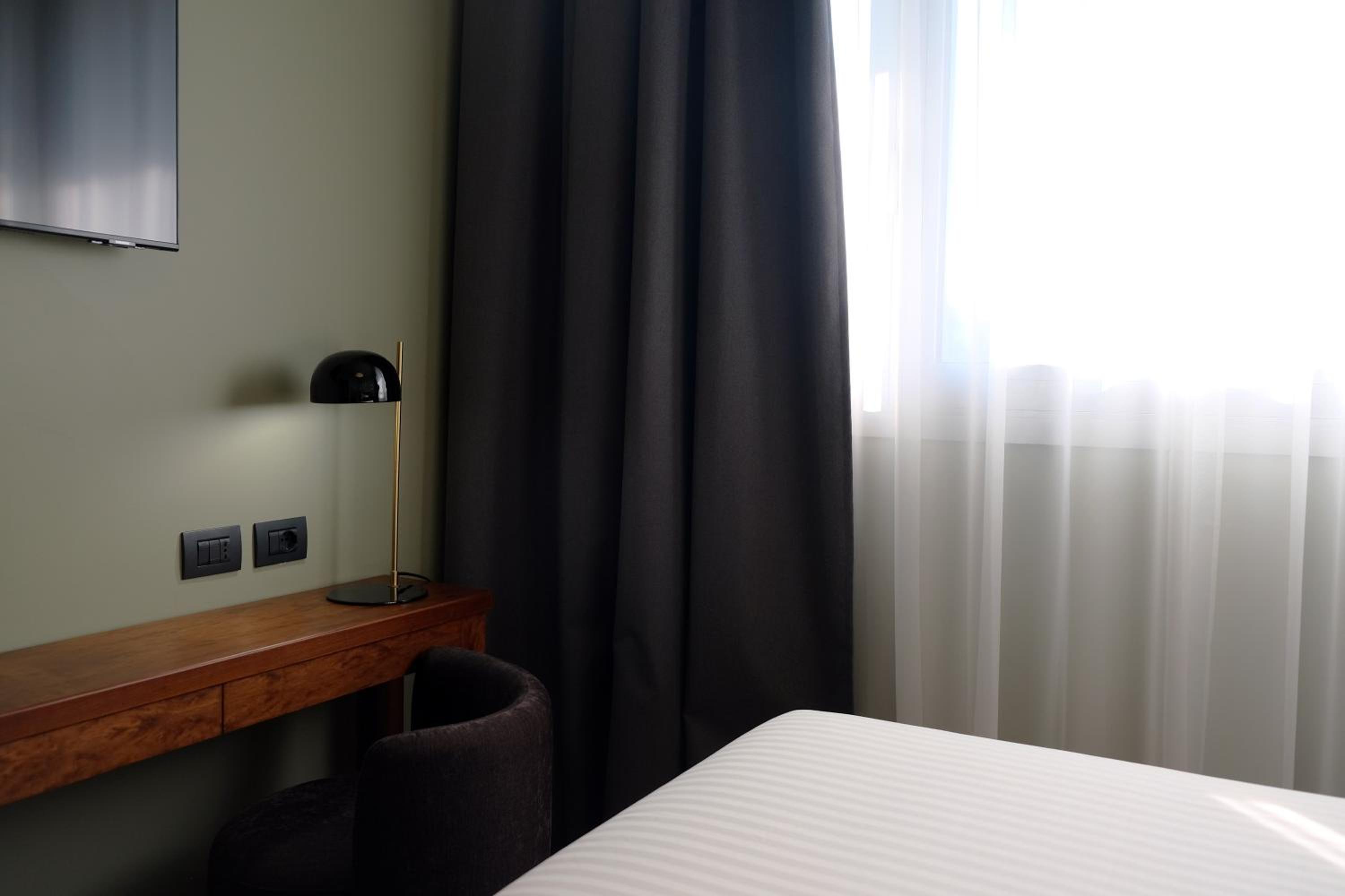Smart, 2 Double Beds، Antares Hotel Concorde 9/10