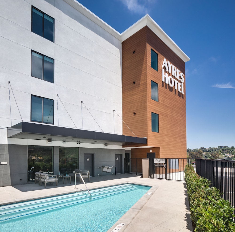 Ayres Hotel Vista Carlsbad 5/50