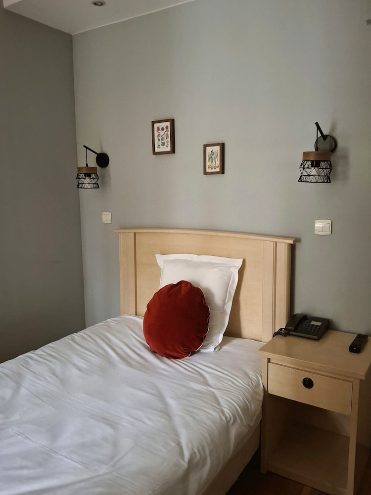 Hipotel Hostellerie Du Lys 6/49