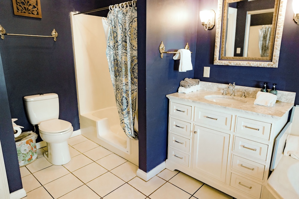 Montgomery Inn BnB 50/50