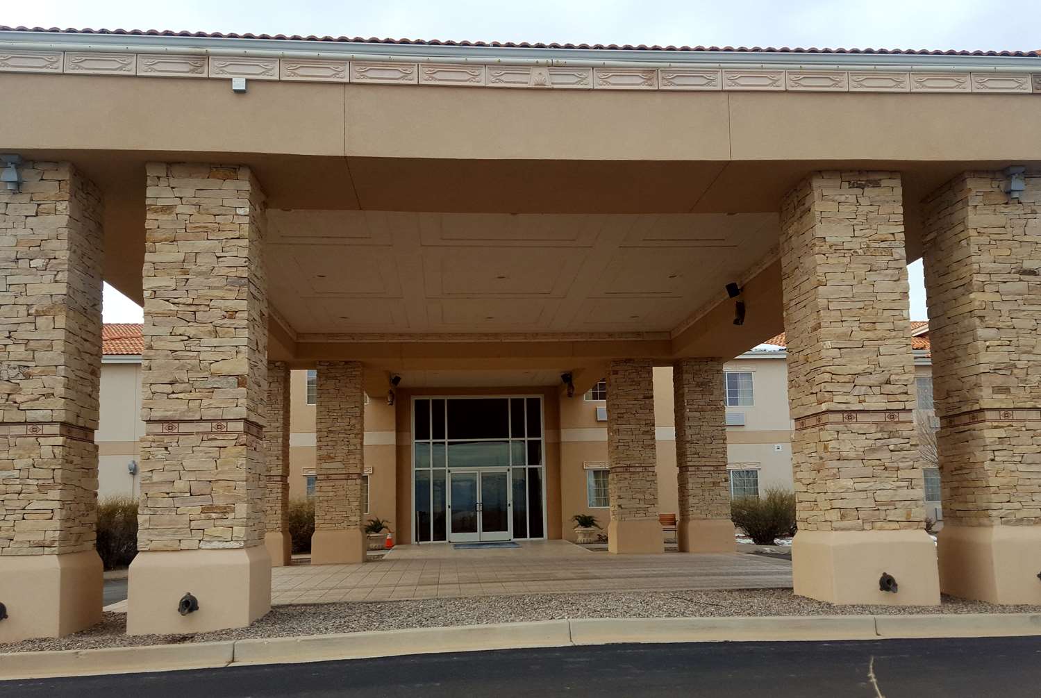 Baymont by Wyndham Belen NM 1/4