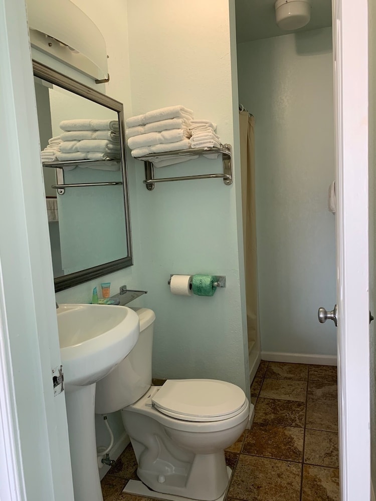 Rodeway Inn And Suites 18/71