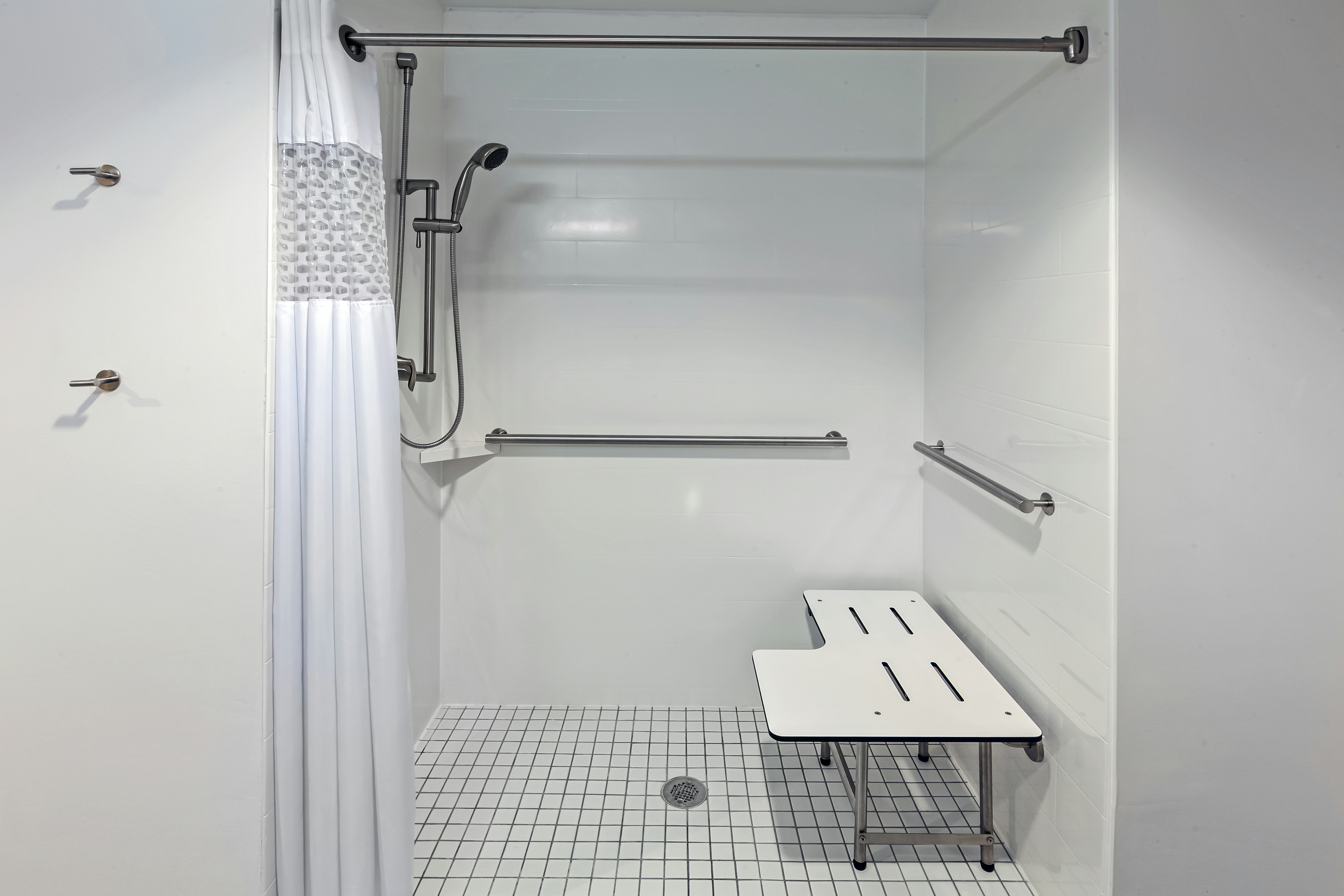 ROOM, KING BED, ACCESSIBLE