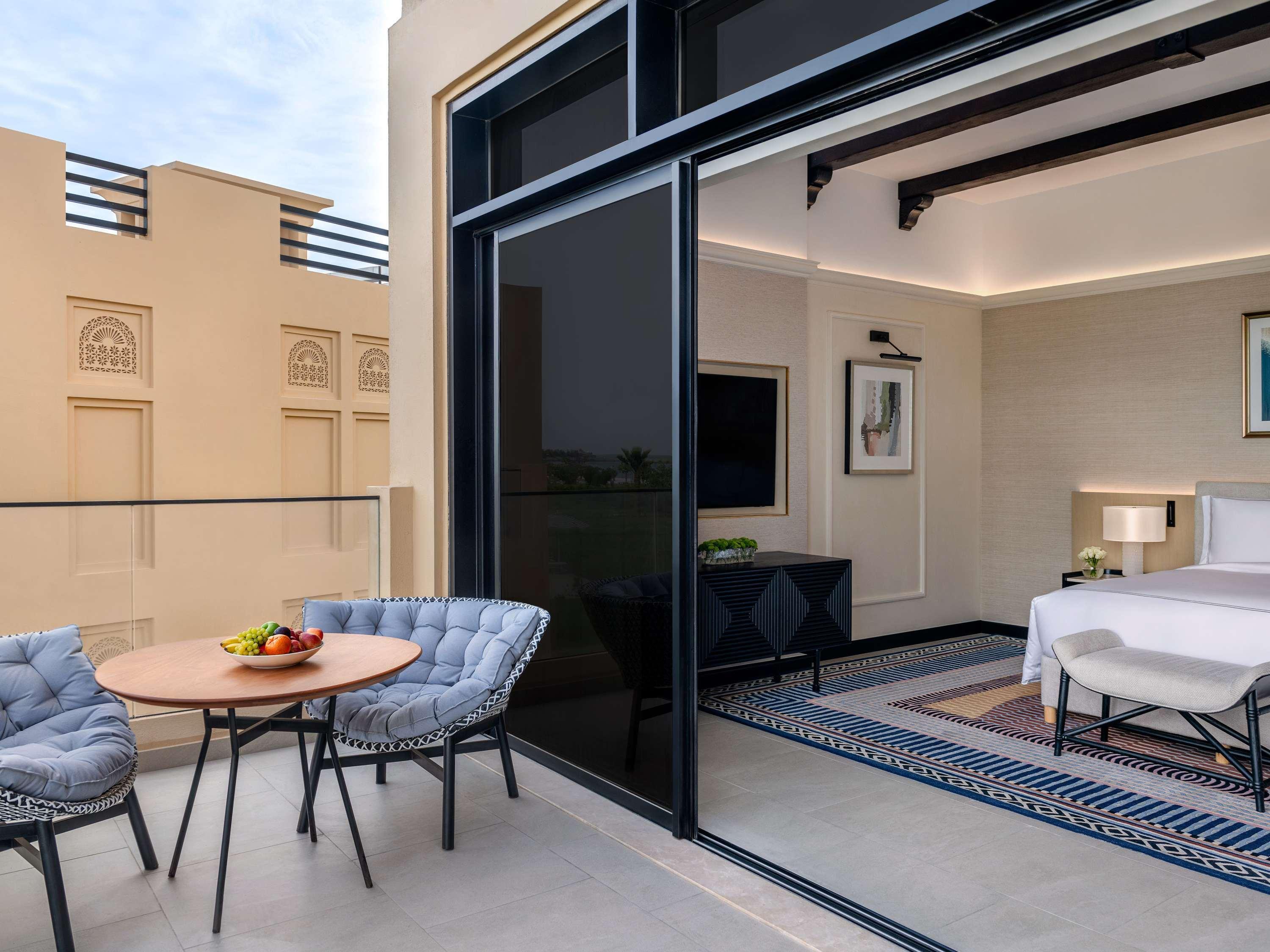 2 Bedrooms, Suite, Beach Front