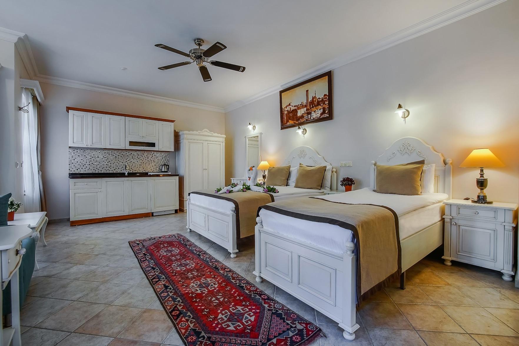 Deluxe, Studio, Suite, Double Bed, Courtyard Area
