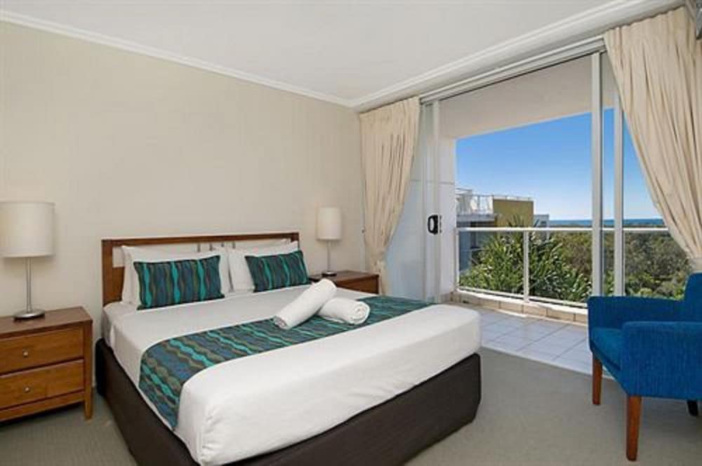 SEACHANGE COOLUM BEACH 21/76