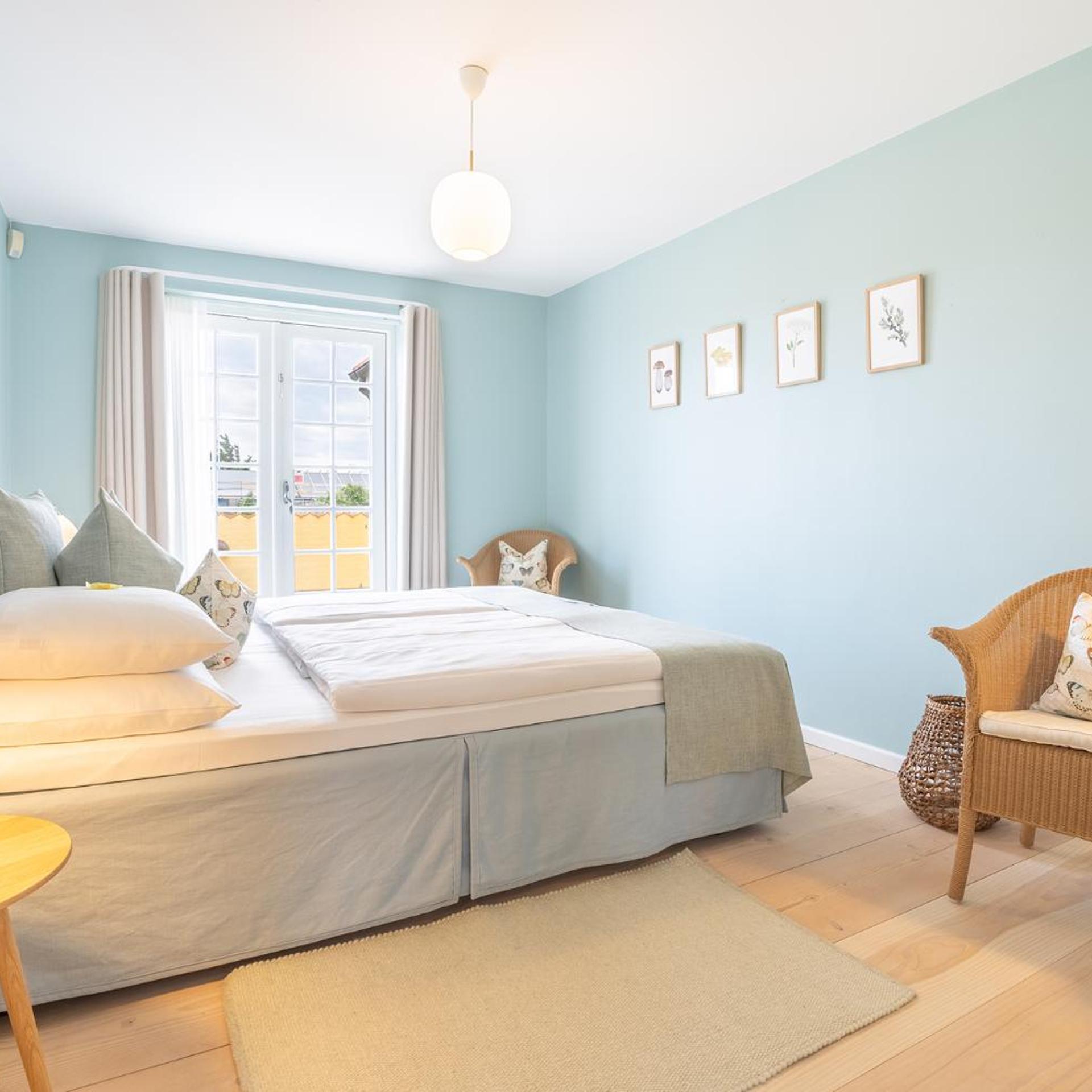3 Bedrooms, Holiday Home